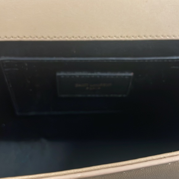 Beautiful small handbag in GREAT condition. - Picture 4 of 7